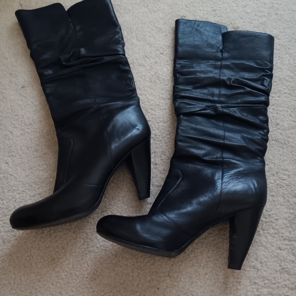 Handbags - Picture 11 of 13